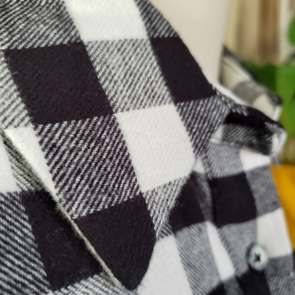 Peloton Button Down Shirt Size Medium NEW! - Picture 14 of 16